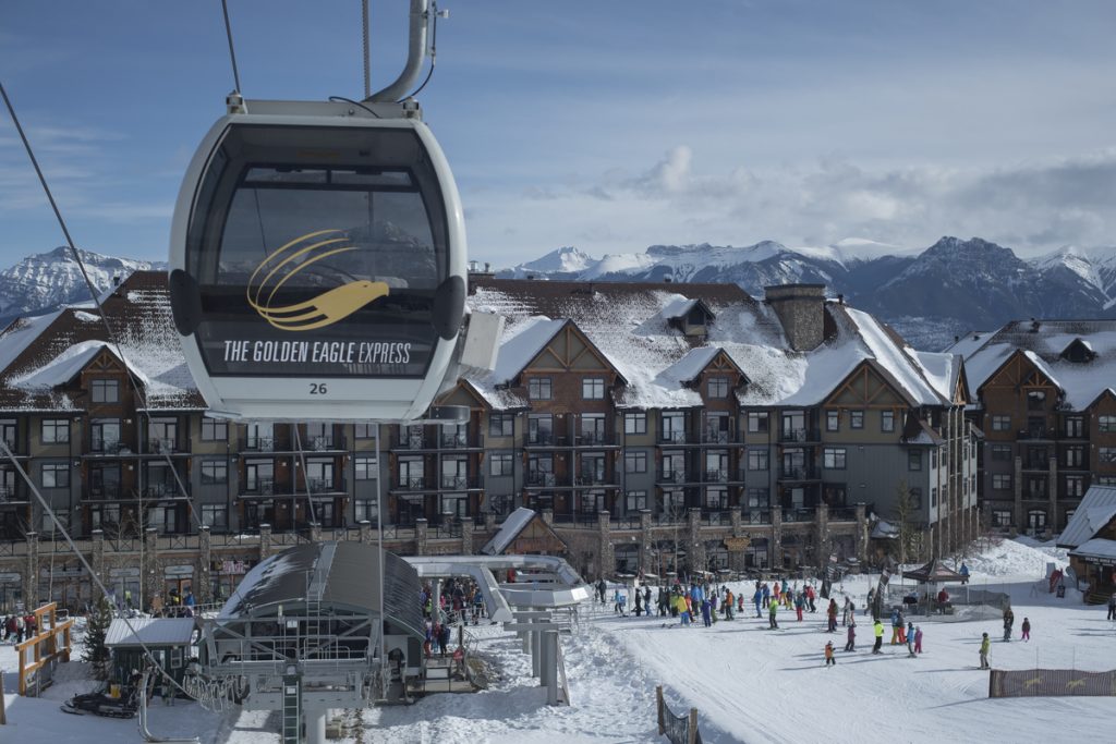 Kicking Horse cable car and lodging